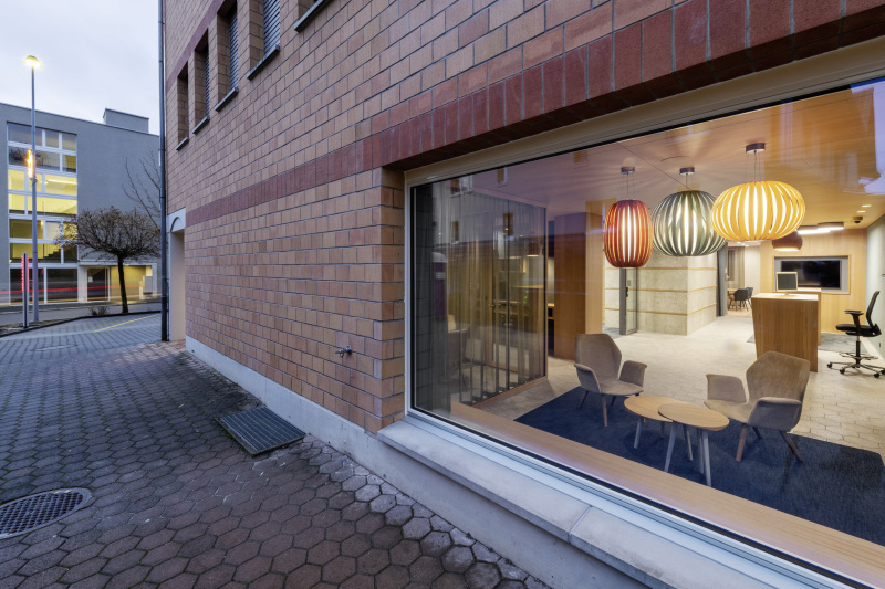 RAIFFEISENBANK_DOTTIKON_-03