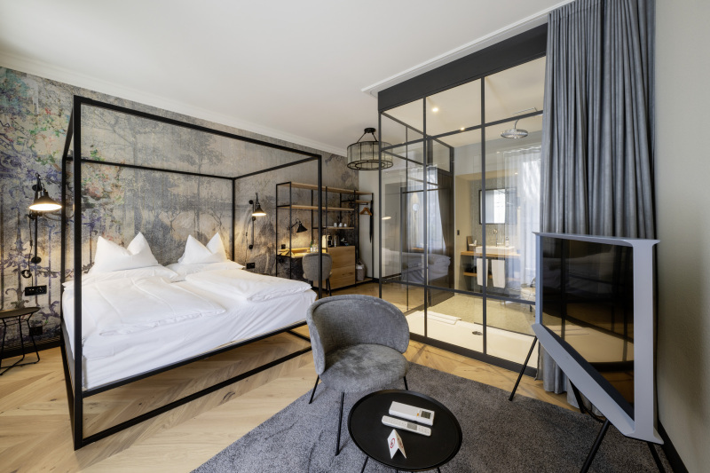 SUITE_307_08